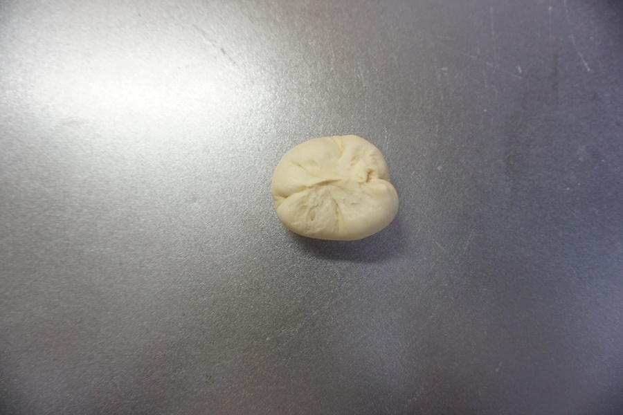 とじ目をしっかり閉じます。