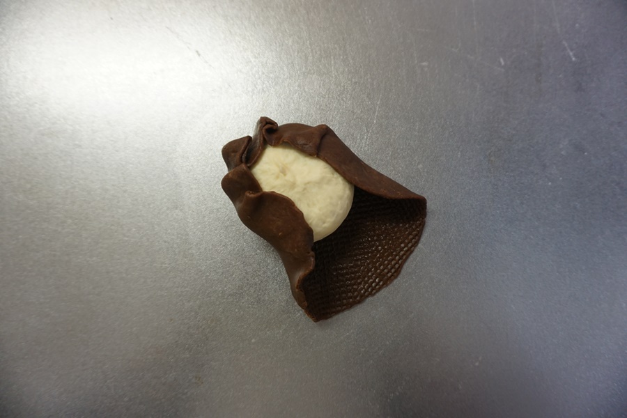 包んでいきます。