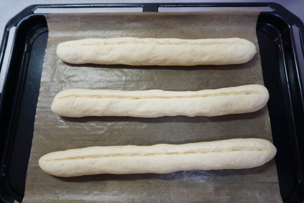 お好みのクープを入れます。（写真は縦1本入れています。）