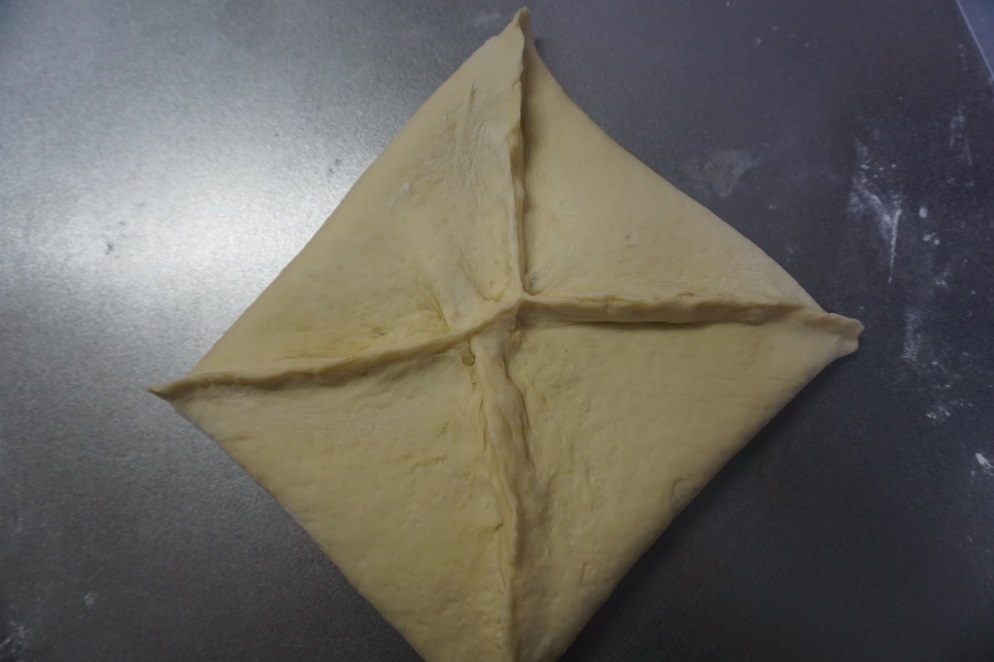 とじ目はしっかり閉じておきます。