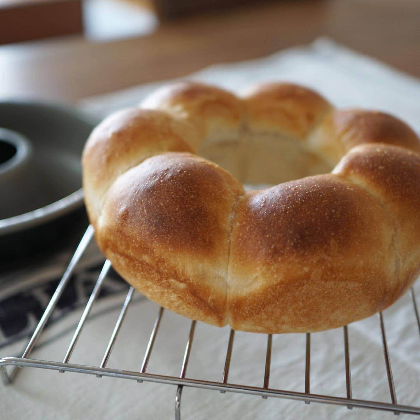 お花の牛乳ちぎりパン