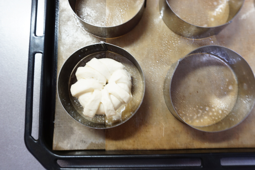 セルクルに入れます。